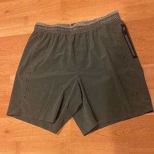 Men’s Ten Thousand Session Short 7”, Linerless, size M. Color Iron